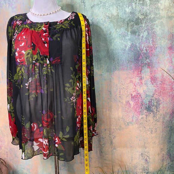 ๐Belissimo Beautiful Floral light transparent Top - Picture 5 of 14
